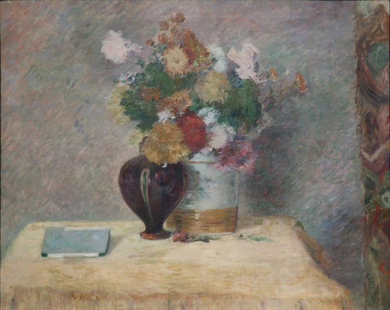 Bloemen en Japans boek op een tafel - Paul Gauguin