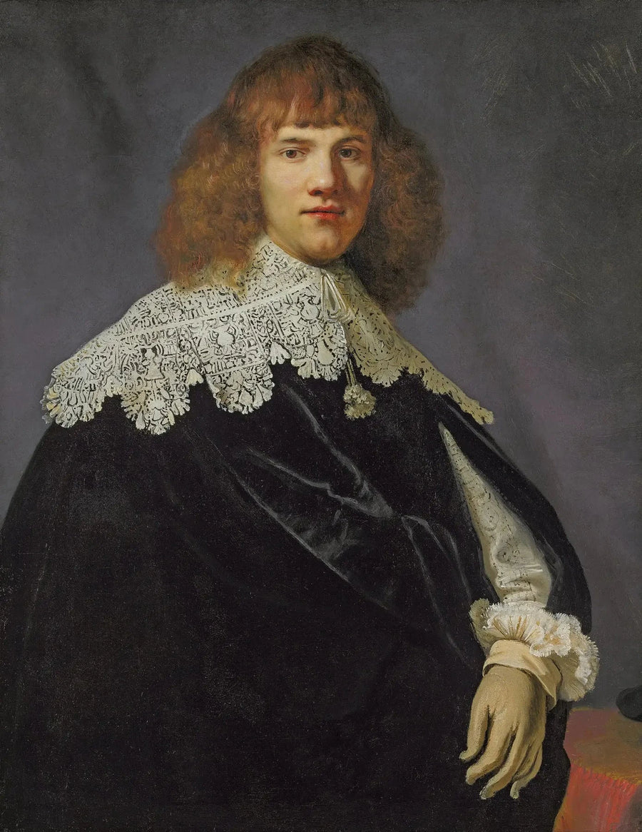 Portret van een gentleman, tot de taille, gekleed in een zwarte fluwelen mantel met een kraag en manchetten van wit kant - Rembrandt
